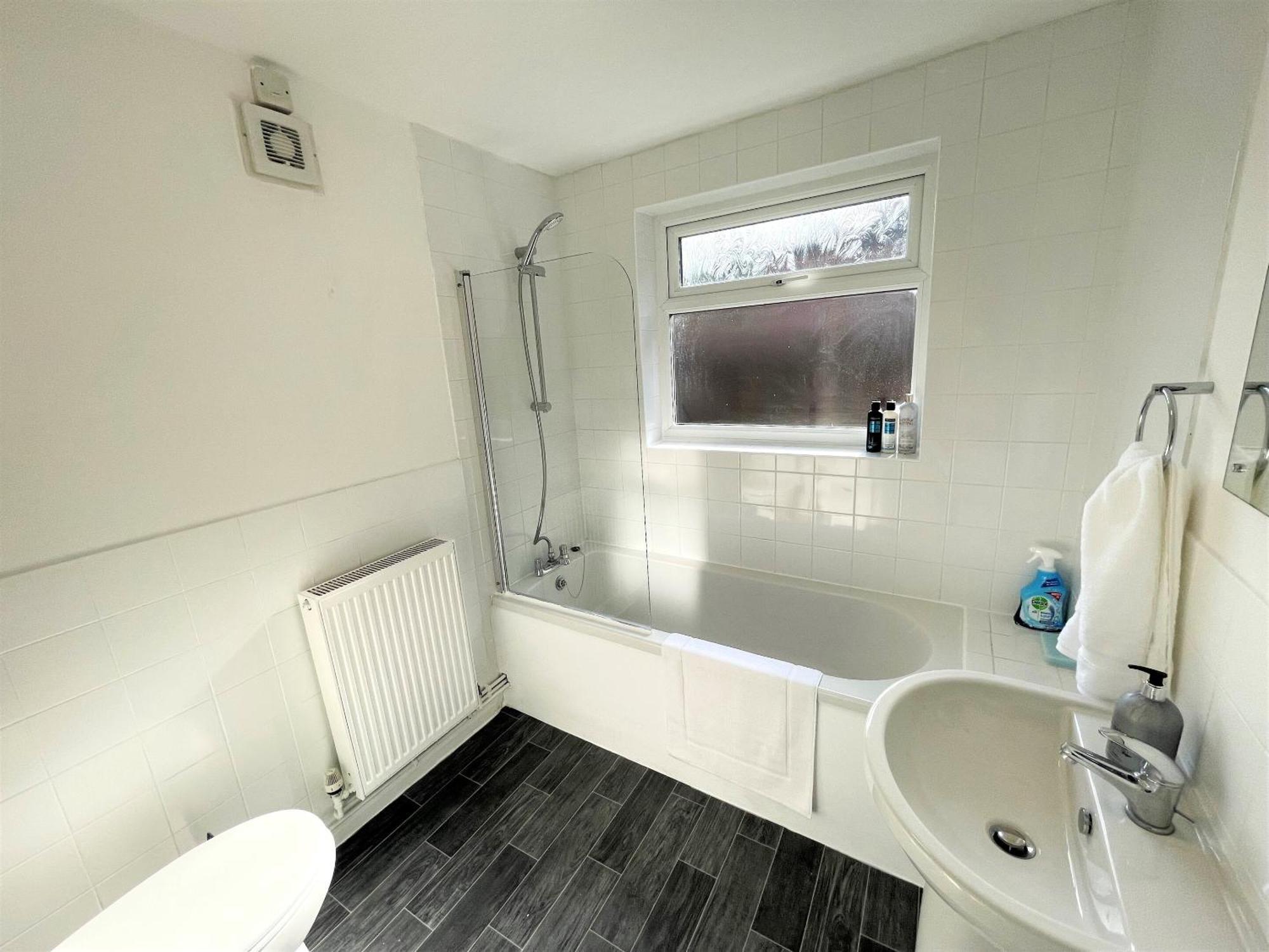 Robinhuts - 3 Bed Accommodation -Perfect For Contractors, Families & Students Кингстън ъпон Хъл Екстериор снимка